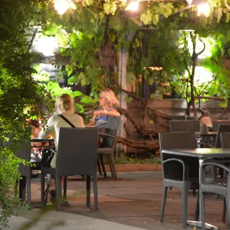 Отель Hotel-restaurant Eyholz 3*